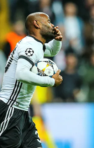 Galatasaray'da Vagner Love sesleri