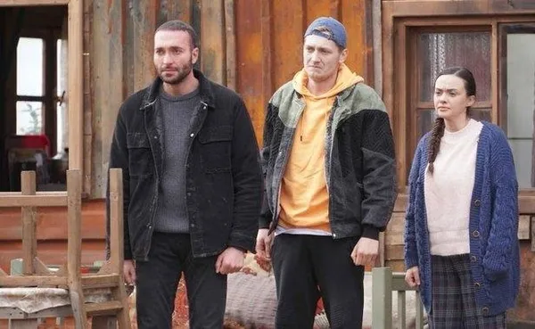 ates-kuslarinda-nefesler-tutuldu-kus-yuvadan-ucuyor-mu-1681589406002.jpeg Ateş Kuşları'nda nefesler tutuldu: Kuş yuvadan uçuyor mu!-6