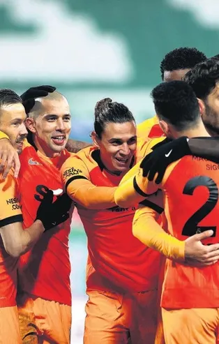 Mbaye Diagne şov yaptı! Galatasaray Rize’de 3 puanı 4 golle aldı