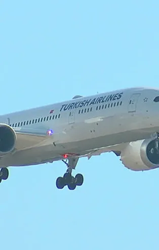 THY'nin TK707 uçuşuyla film gibi tahliye! Afganistan'ın "kozmik yolcuları" Taliban'dan kurtarıldı