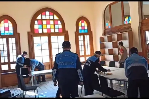 CHP’nin TÜGVA Adalar İlçe Temsilciliği'ni işgali sona erdi! "Varsa mahkeme kararı getirin"