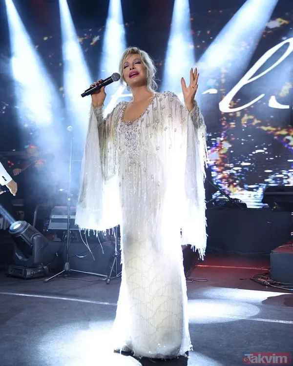 Sağlık durumunu değerlendiren Emel Sayın, geçtiğimiz yıl bir ameliyat olduğunu dile getirdi.