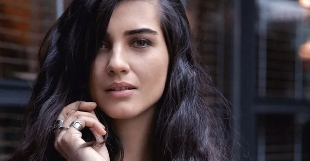 Tuba Büyüküstün galada Hakan Sabancı sorularından kaçtı: "Utanıyorum"