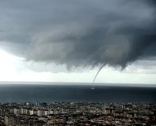 Antalya’da eğitime hortum ve fırtına engeli