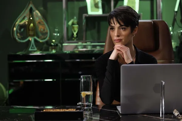 yalniz-kurt-8-bolum-fragmani-nefes-kesti-turkiyenin-basi-agrirsa-senin-basini-alirim-1647034164084.jpg Yalnız Kurt 8. bölüm fragmanı nefes kesti: “Türkiye’nin başı ağrırsa senin başını alırım”-3