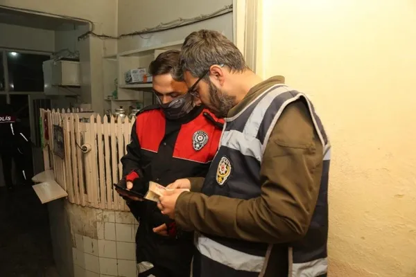 turkiye-genelinde-kumar-uygulamasi-49-gozalti-1650462673315.jpg Türkiye genelinde 'kumar' uygulaması: 49 gözaltı-3