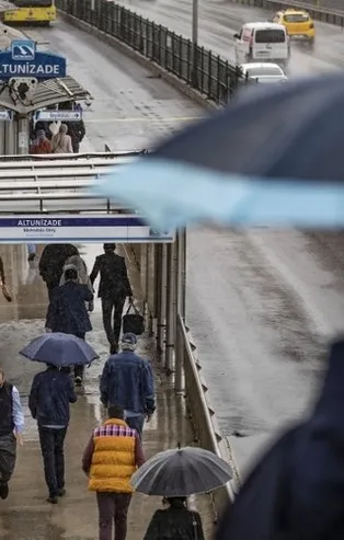 İstanbul'da toplu taşımada yine yoğunluk!