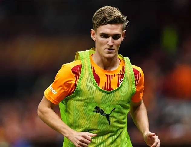 Jelert taraftarı mest ettı!