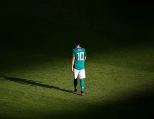 Mesut Özil Almanya basınını ikiye böldü