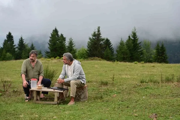 ben-bu-cihana-sigmazam-setine-hayranlarindan-buyuk-ilgi-1693214390613.jpg Ben Bu Cihana Sığmazam setine hayranlarından büyük ilgi!-3