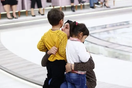 Esra Erol canlı yayında gözyaşlarına hakim olamadı! 13 Kasım Esra Erol'da-3