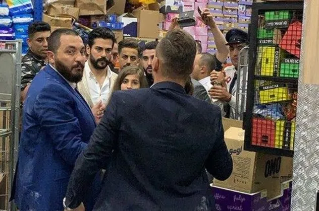 Beyrut gezisini tamamlayan Burak Özçivit krallar gibi uğurlandı