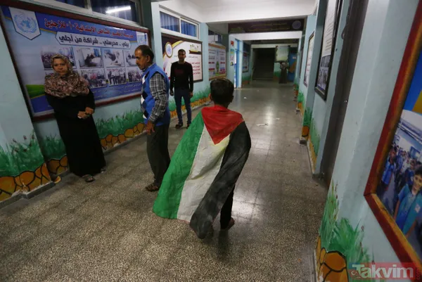 SON DAKİKA: Filistinli aileler çocuklarını İsrail bombalarından korumak için okullara sığındı - 18