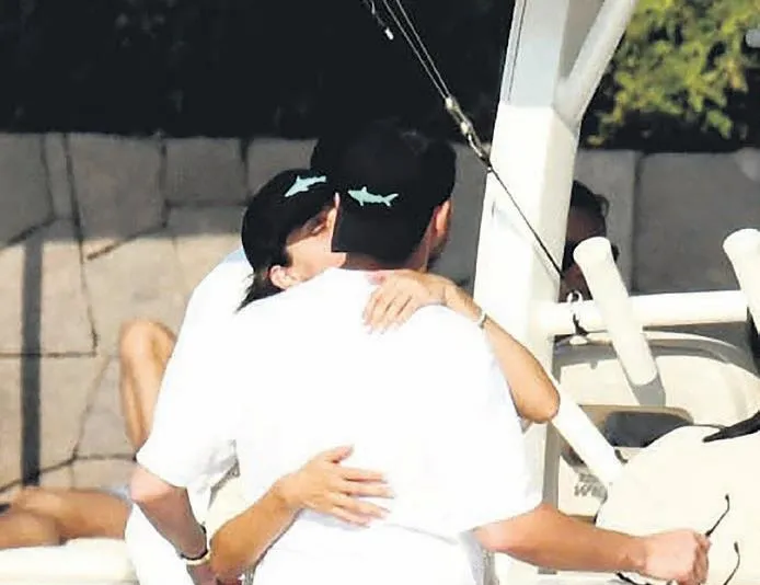 Taze aşıklar yakalandı!