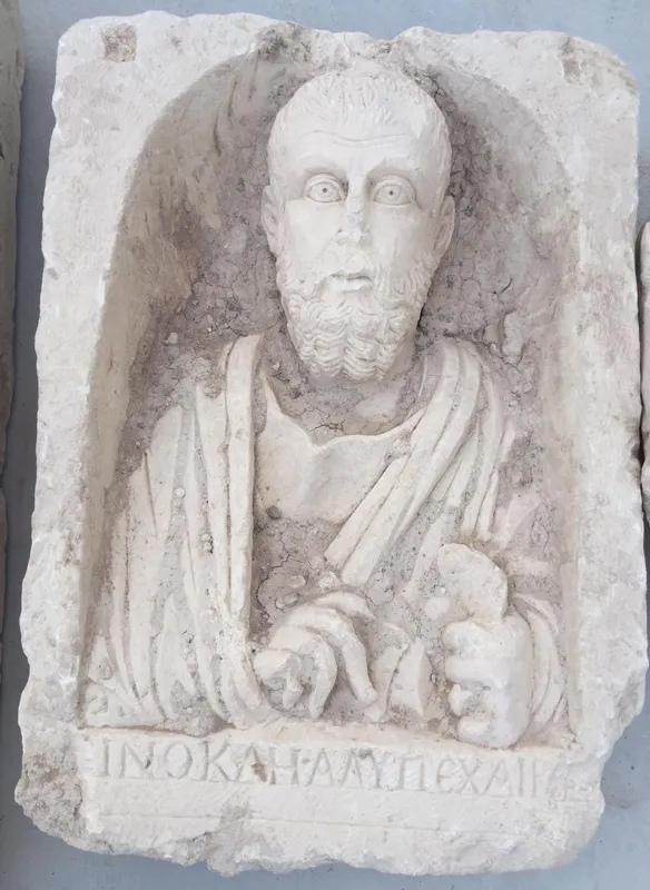 tarihi-eser-kacakcilarina-operasyon-1500-yillik-mezar-odalari-bulundu-1571329440360.jpg Tarihi eser kaçakçılarına operasyon: 1500 yıllık mezar odaları bulundu-2