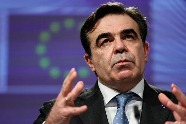 avrupa-birligindeki-yetiskin-nufusun-yuzde-70inin-yaza-kadar-asilanmasi-tahmin-ediliyor-1611087770237.jpg Avrupa Birliği'ndeki yetişkin nüfusun yüzde 70'inin yaza kadar aşılanması tahmin ediliyor-4