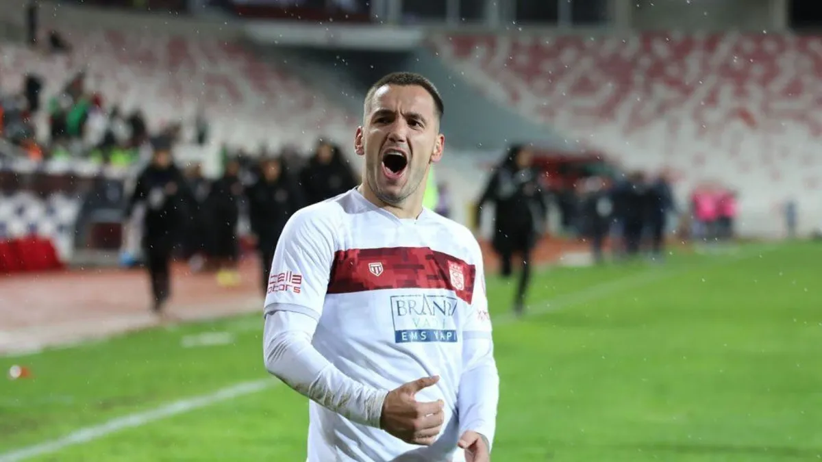 Rey Manaj sürprizi: Fenerbahçe, Sivasspor'un gol makinesi için harekete geçti