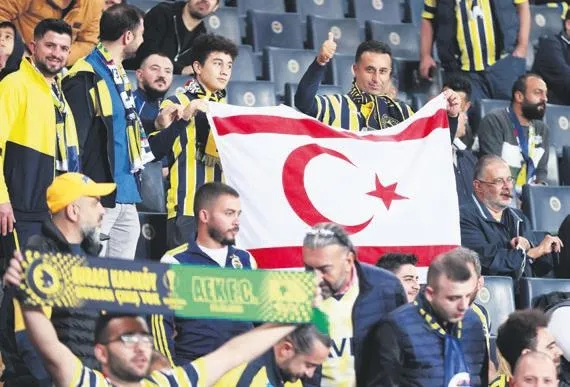 avrupali-cok-havali-larnacayi-sahadan-silen-fenerbahce-grubunda-zirveye-cikti-1665095004655.jpeg