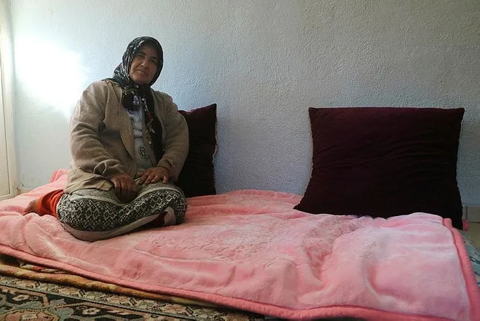 bu-acinin-taha-otesi-yok-1705100399089.jpeg Depremde hayatını kaybeden Taha Duymaz'ın acılı annesi: "Taha’nın mutfağından başka yerde uyuyamıyorum"-2