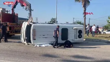 Adana'da kavşakta kaza: Minibüs şoförü öldü 3 kişi yaralandı