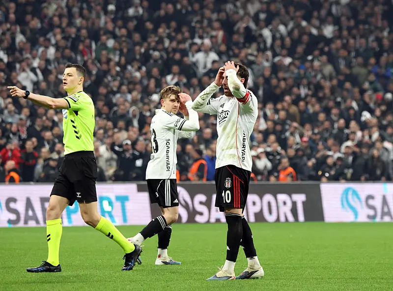 Spor yazarları Beşiktaş - Galatasaray derbisini değerlendirdi! "İnanılmaz acemi" - 3