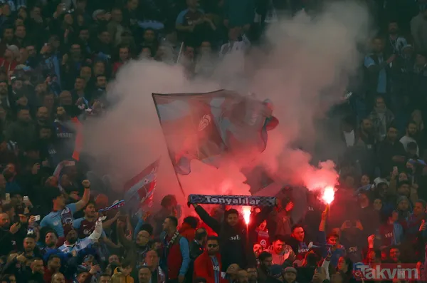 Trabzonspor taraftarı şampiyonluğu kutluyor! Renkli görüntüler... - 30