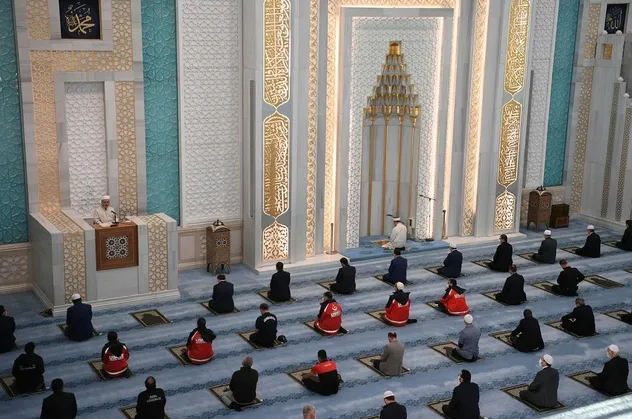 Son dakika: Diyanet'ten cuma namazı için uyarı afişi
