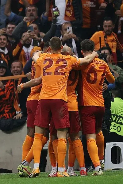skoru-kafamiza-takmiyorus-1636071401977.jpeg Galatasaray, Rus ekibi Lokomotiv Moskova’yı elinden kaçırdı-2