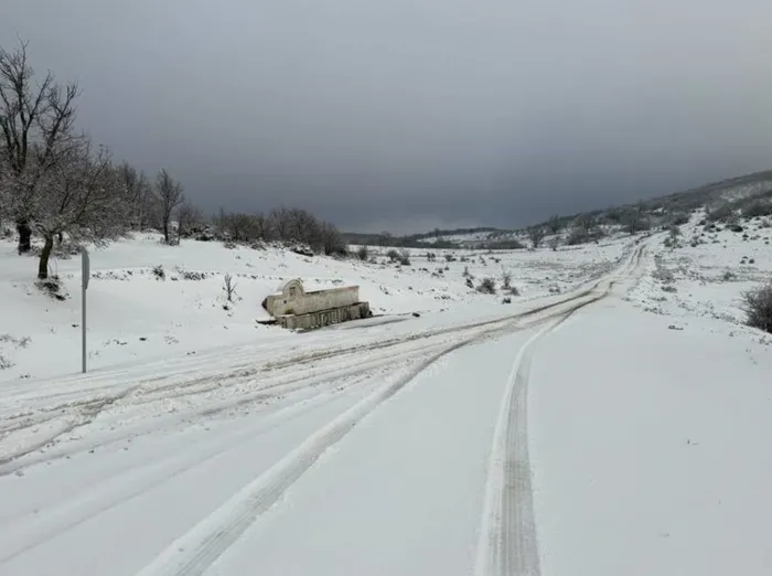 beklenen-kar-yagisi-basladi-vatandaslar-beyaz-ortuyle-uyandi-yollar-ulasima-kapandi-a-haber-muhabirleri-sahada-1702816417323.jpeg Beklenen kar yağışı başladı | Cadde ve sokaklar beyaza büründü yollar ulaşıma kapandı! A Haber muhabirleri sahada: İşte yurttan görüntüler-16