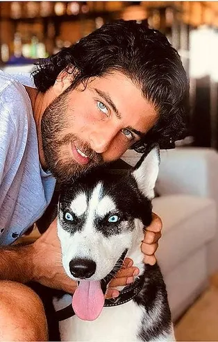 Nispet gecesi! Şevval Şahin’in, Burak Ateş’le kendisini aldattığı iddiasından sonra Murat Kazancıoğlu Burcu Özberk’le boy gösterdi