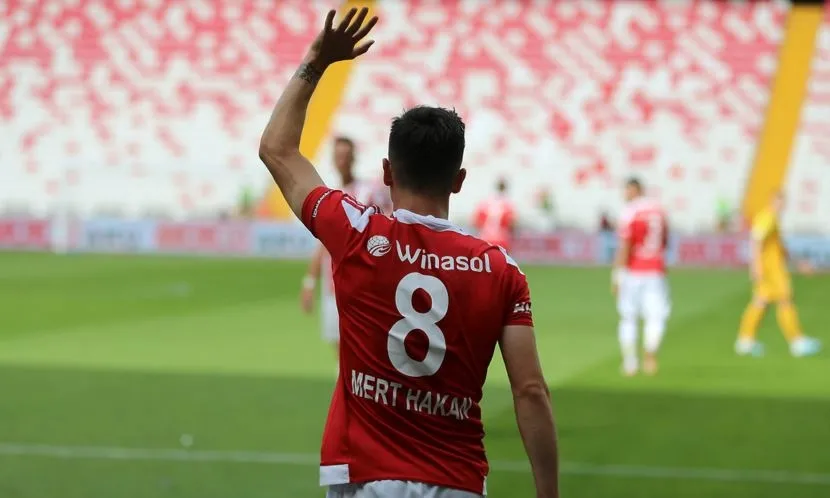 Galatasaray'a transfer olacağı konuşuluyordu... Mert Hakan Yandaş'tan 'ayrılık' açıklaması! - 5