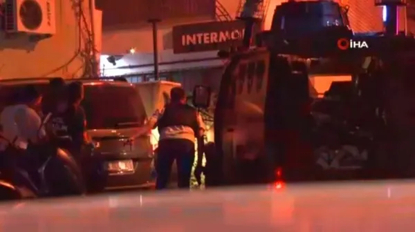 anacur-cetesine-operasyon-kagithanede-sehit-edilen-polis-memuru-hakan-tellinin-kani-yerde-kalmadi-37-supheli-t-1693287140062.jpeg Anacur çetesine operasyon! Kağıthane'de şehit edilen polis memuru Hakan Telli'nin kanı yerde kalmadı! 37 şüpheli tutuklandı-2