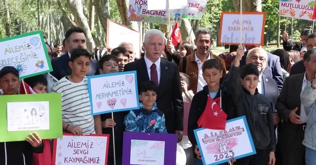 İstanbul Valisi Davut Gül 'Aile Yılı Yürüyüşü'ne katıldı