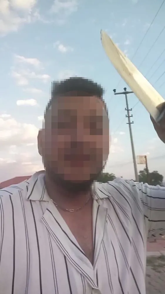 bicakladigi-esinin-telefonundan-canli-yayin-acti-namusumuzu-temizledik-1659189950209.jpg Bıçakladığı eşinin telefonundan canlı yayın açtı: Namusumuzu temizledik-6