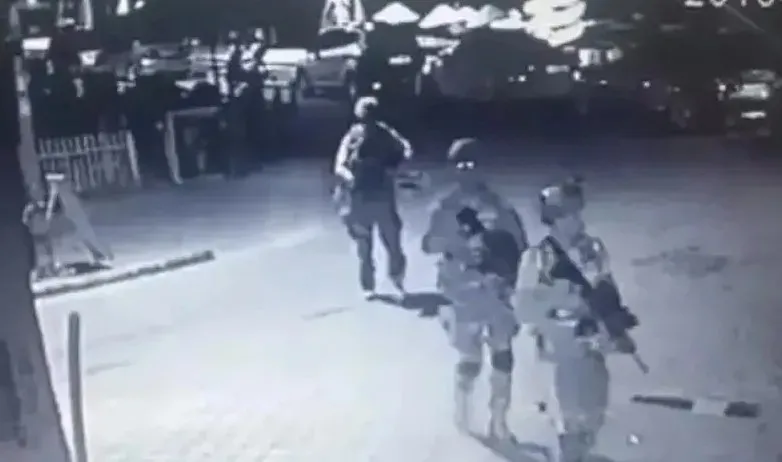 fetocu-burkay-karatepe-tutuklandi-baskan-erdogan-sikayetci-oldu-1785943763811.jpeg FETÖ’cü Burkay Karatepe tutuklandı: Başkan Erdoğan şikayetçi oldu-3