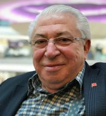 telefon-dolandiricilarinin-son-kurbani-yazar-mehmet-toplu-ne-mutlu-turkum-diyene-parolasiyla-yarim-milyonu-tes-1664691525733.jpg Telefon dolandırıcılarının son kurbanı yazar Mehmet Toplu! 'Ne Mutlu Türküm Diyene' parolasıyla yarım milyonu teslim etti-4