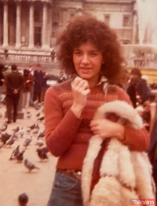 Müge Anlı da lepiska saçlarıyla '20'li yaşlar challenge' akımına uydu! Güzelliğiyle mest eden Müge Anlı'nın gençliği ve Esra Erol... - 33