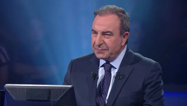 arka-sokaklardan-kafalari-karistiran-paylasim-once-noluyor-dedirtti-ardindan-gercek-gun-yuzune-cikti-1640772392443.jpg Önce n'oluyor dedirtti ardından gerçek gün yüzüne çıktı! Arka Sokaklar'dan kafaları karıştıran paylaşım!-4