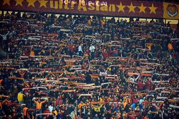 Galatasaray'dan 3 boyutlu koreografi şöleni-11