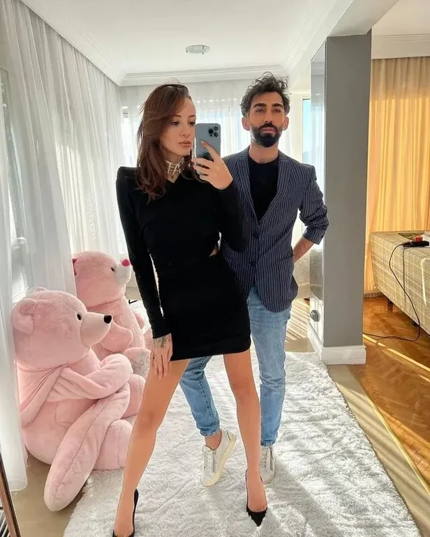 yemekteyiz-faruk-kimdir-nereli-kac-yasinda-yemekteyiz-faruk-sevgilisi-kim-iste-instagram-hesabi-1656341106072.jpeg Yemekteyiz Faruk sevgilisi kim? Yemekteyiz Faruk kimdir, nereli, kaç yaşında? İşte İnstagram hesabı...-3