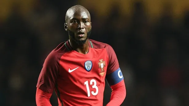 transferde-hiz-kesmeyen-fenerbahce-on-libero-icin-danilo-pereiraya-goz-kirpti-1656198990799.jpeg Fenerbahçe transferde hız kesmiyor! Jorge Jesus PSG'nin yıldızını ikna etmeye çalışıyor-2