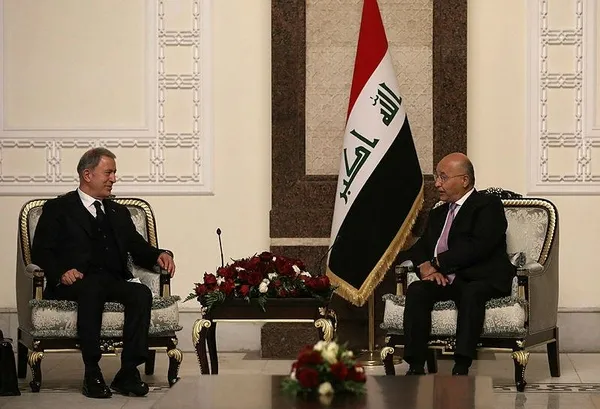 turkiyeden-kritik-irak-temasi-milli-savunma-bakani-hulusi-akar-berhem-salih-ve-kazimi-ile-bir-araya-geldi-1610987609761.jpeg Türkiye'den kritik Irak teması! Milli Savunma Bakanı Hulusi Akar, Berhem Salih ve Kazımi ile bir araya geldi-3