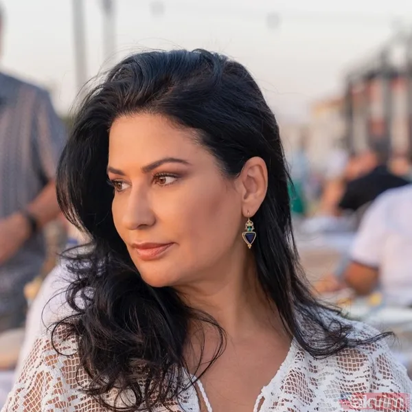 40 yıllık fark! Üç Kız Kardeş’in Nesrin’i İclal Aydın’ı gören tanımakta zorlandı! “Bugün diğer günlerden biraz daha ağır” diyerek acısını paylaştı - 3