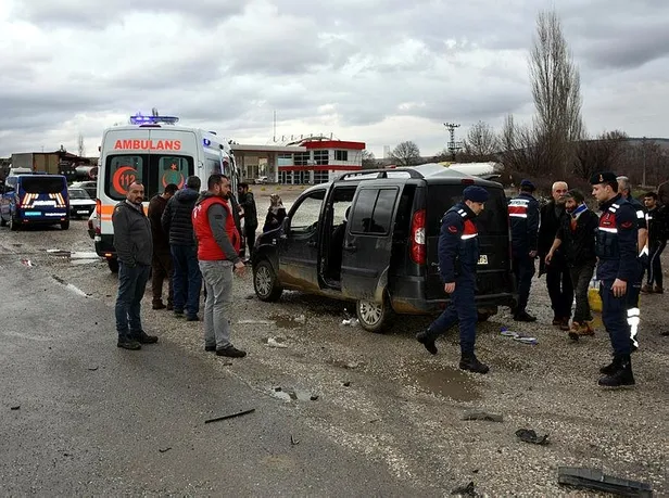 kirikkalede-feci-kaza-yaralilar-var-1581002171094.jpeg Kırıkkale'de feci kaza! Yaralılar var-1