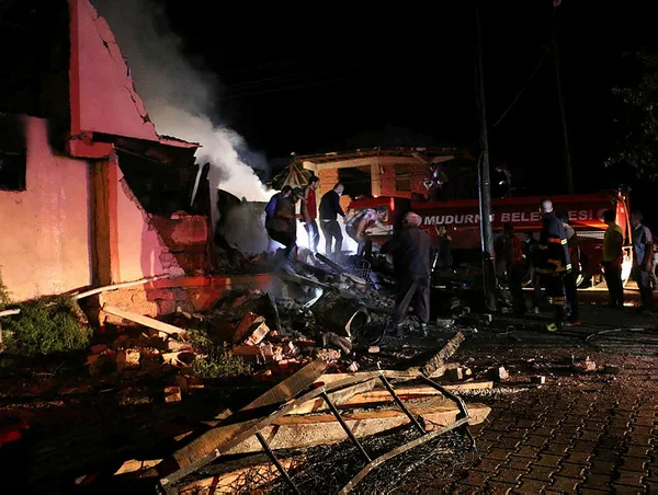 boluda-bir-evde-cikan-yanginda-iki-cocuk-yasamini-yitirdi-1594709790772.jpg Bolu'da bir evde çıkan yangında iki çocuk yaşamını yitirdi-6