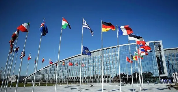 NATO Müttefik Kara Komutanlığında devir teslim töreni