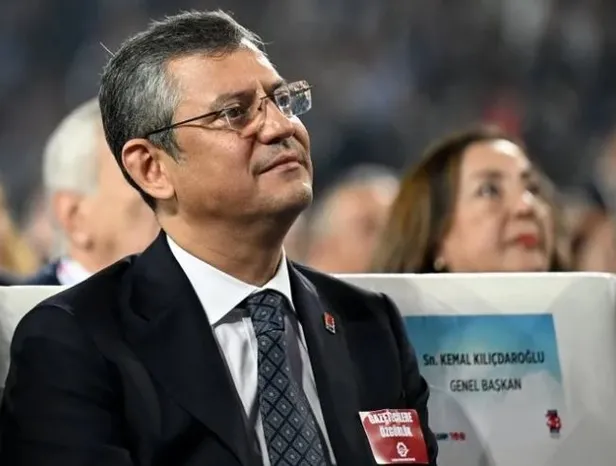 chp-genel-baskan-secimi-2-tur-ne-zaman-kemal-kilicdaroglu-ve-ozgur-ozel-ikinci-tura-kaldi-2-tur-oylama-tarih-v-1699130008971.jpg 2.tur seçim sonucu belli oldu! CHP Genel Başkanlık sonucu 2.tur oy oranları! Özgür Özel kaç oy aldı?-3