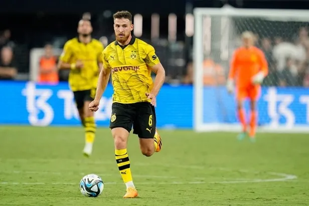 icardi-tete-ziyech-angelino-calimi-yetmedi-galatasaray-o-ismi-gozune-kestirdi-on-libero-orta-saha-10-numara-ne-1692817843575.jpg Galatasaray o ismi gözüne kestirdi! Icardi, Tete, Ziyech, Angelino çalımı yetmedi! Ön libero+ orta saha+ 10 numara ne ararsanız var-4