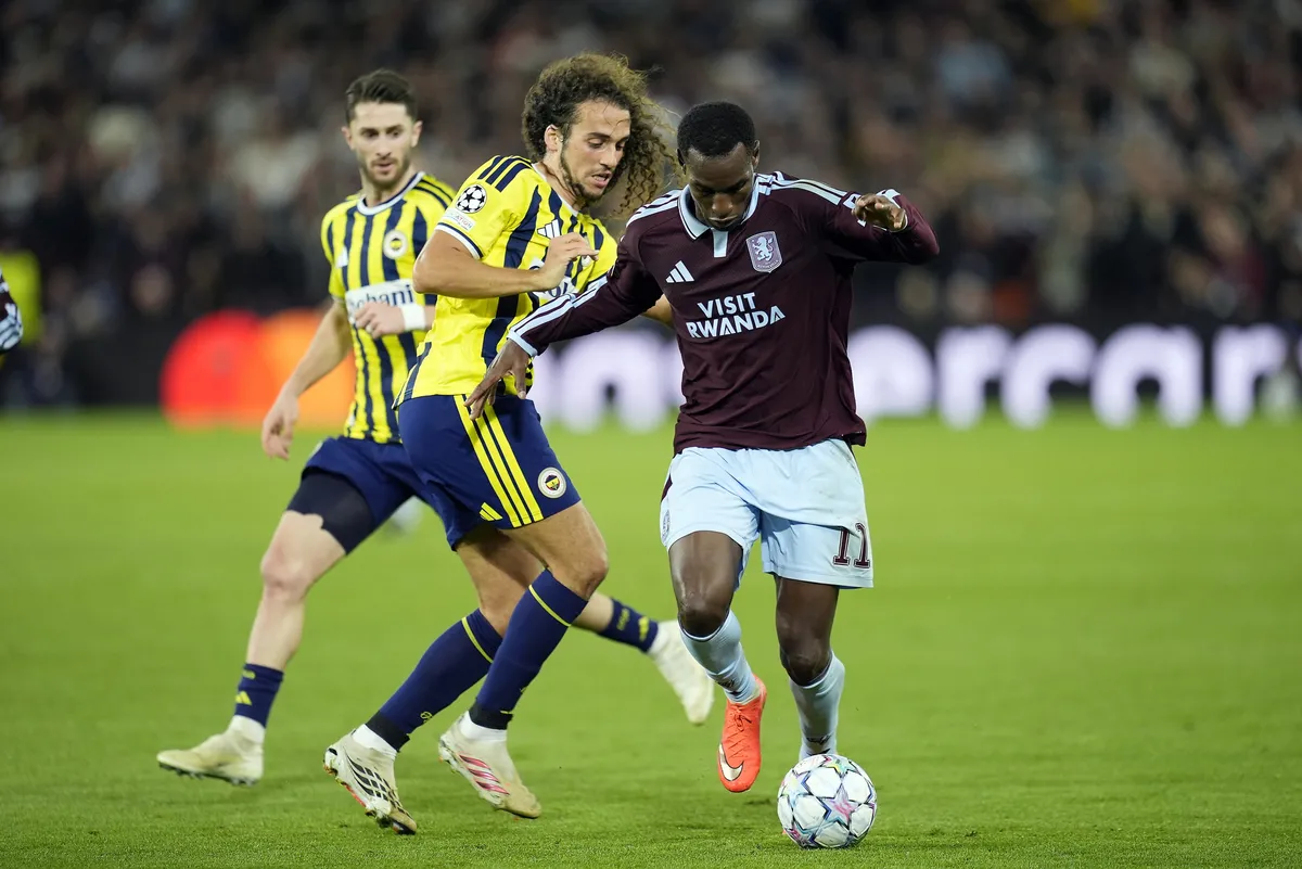 1793285263445.jpg Fenerbahçe'de yıldız futbolcunun bileti kesildi! Tekliflere kolaylık sağlanacak-3