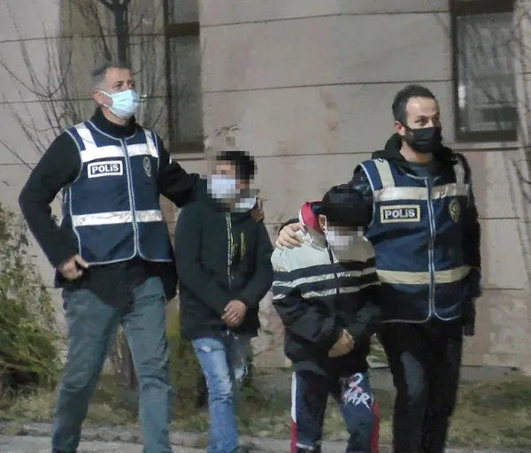 otomobil-calip-ordudan-istanbula-gelen-3-cocuktan-ikisi-simdi-de-cip-caldi-cocuklar-ilce-merkezinde-yakalandi-1644914271607.jpg Otomobil çalıp Ordu'dan İstanbul'a gelen 3 çocuktan ikisi şimdi de cip çaldı! Çocuklar ilçe merkezinde yakalandı-7